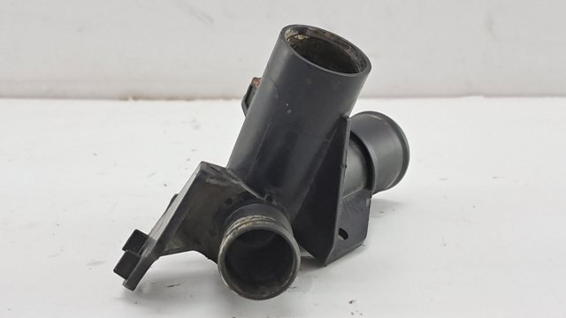 Фланец двигателя системы охлаждения 9684589080 PEUGEOT