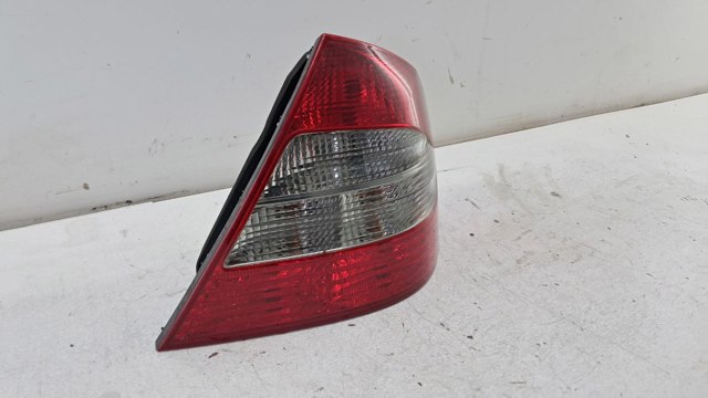 MERCEDES A2118202464 Фонарь задний правый внешний в наличии Украина
