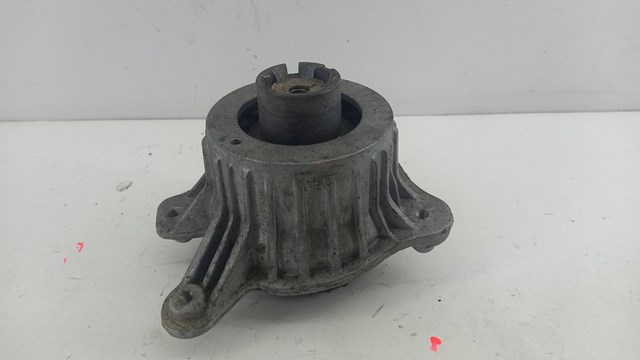 Левая подушка двигателя A2132400500 MERCEDES