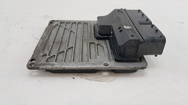 Компьютер двигателя A2711536179 MERCEDES