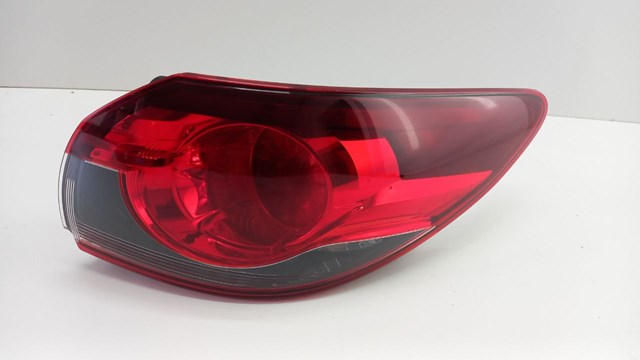 Фонарь задний правый, внешний GHP951150 MAZDA