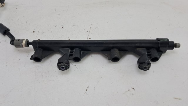 V757564580 PEUGEOT Распределитель топлива (рампа) купить в Запорожье