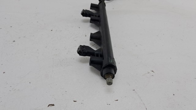 V757564580 PEUGEOT Распределитель топлива (рампа) купить в Винница