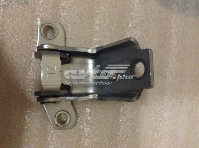 MAZDA D46172240B Петля двери задней правой в наличии Украина