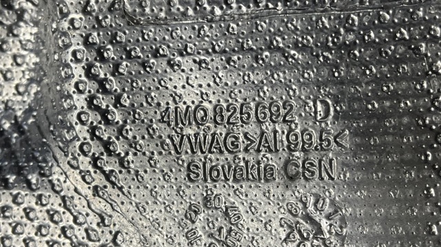 VAG 4M0825692D в наличии Кривой Рог