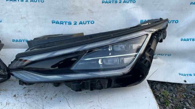 92102CV000 HYUNDAI Правая фара купить в Ирпень