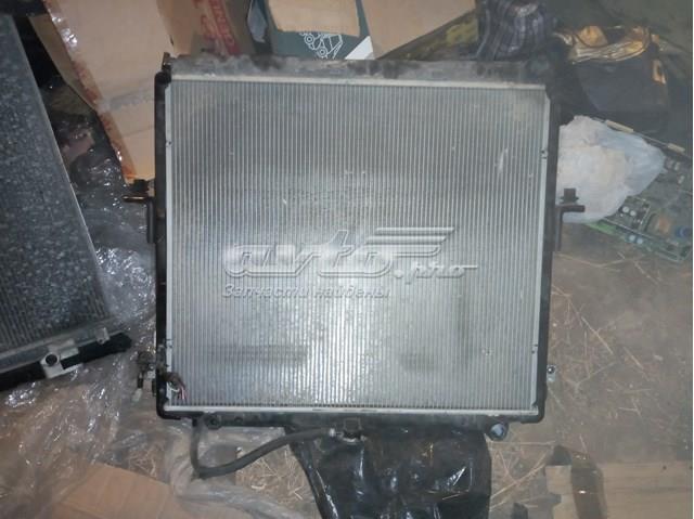 Радиатор охлаждения двигателя 21460EB30A