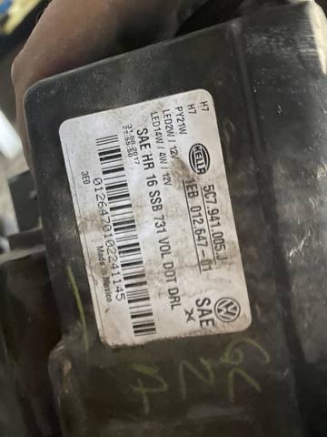 VAG 1K6941006P Правая фара в наличии Киев