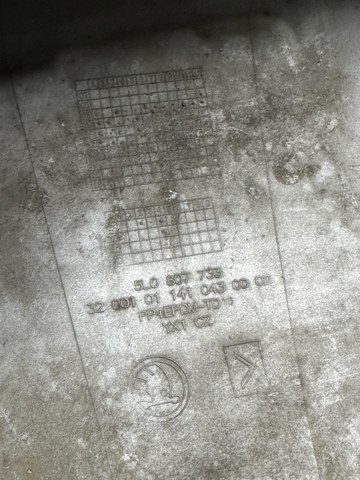 VAG 5L0807733 Бампер передний в наличии Житомир