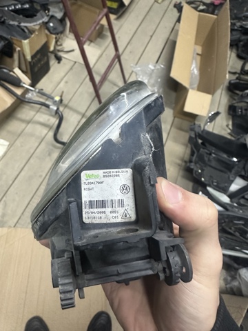 VAG 7L6941700F Фара противотуманная правая в наличии Николаев