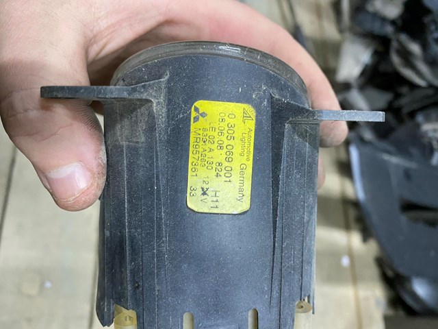 MR957361 MITSUBISHI Фара противотуманная левая купить в Львов