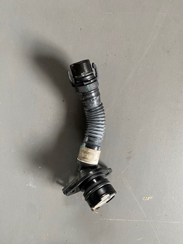 BMW 11127584128 Патрубок вентиляции картера (маслоотделителя) в наличии Львов