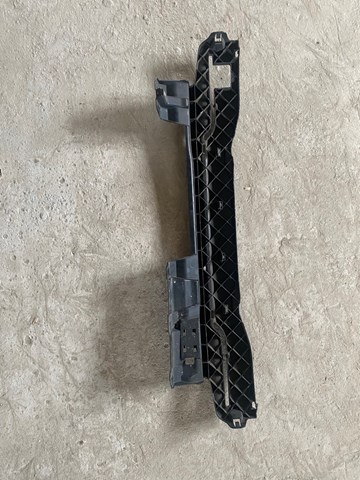 51127904979 BMW Кронштейн бампера заднего центральный купить в Ужгород