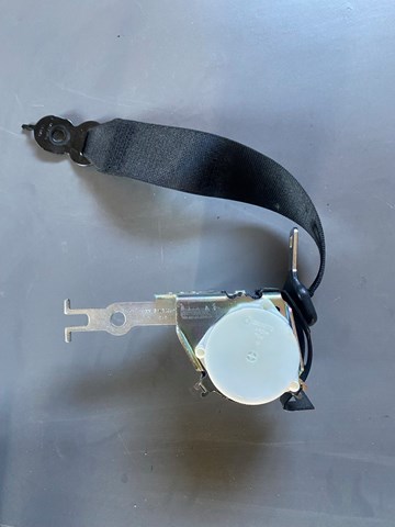 72119163246 BMW Ремень безопасности задний купить в Каменское