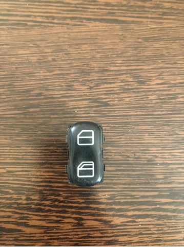 MERCEDES 0055453707 Кнопка включения мотора стеклоподъемника передняя левая в наличии Павлоград