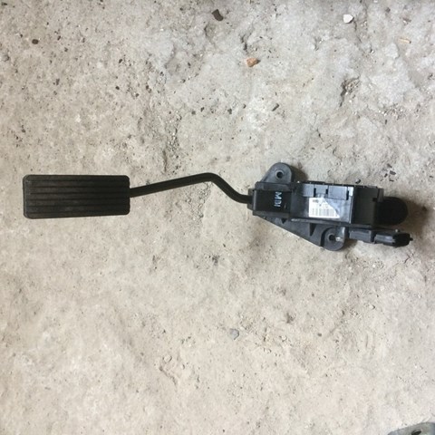 327001P200 HYUNDAI Педаль газа купить в Черкассы