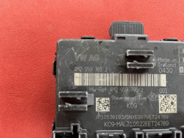 VAG 4M2959795J в наличии Ирпень