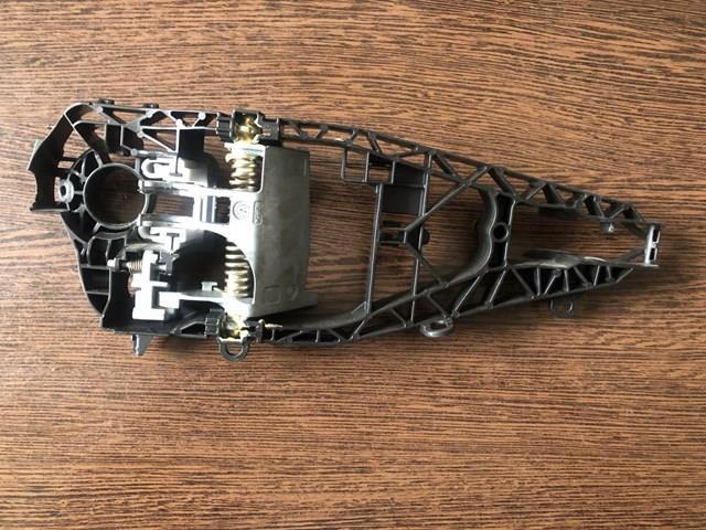 Держатель наружной ручки двери, задней левой 51217401209 BMW