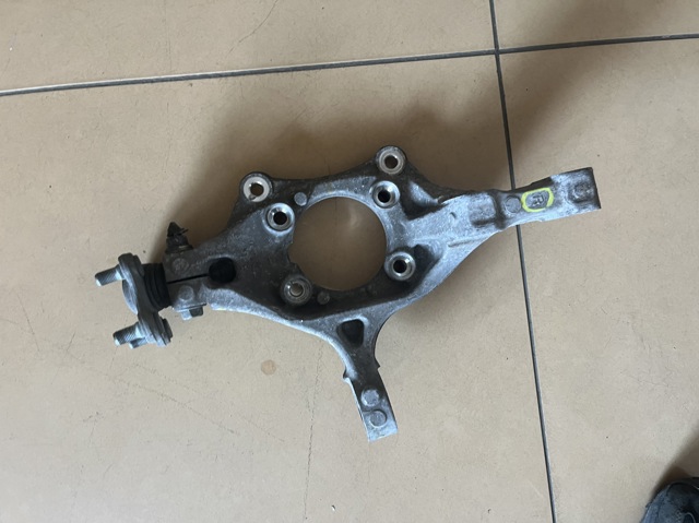 Цапфа поворотного кулака 51711GI100 HYUNDAI
