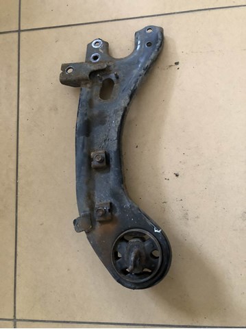 Рычаг/тяга задней подвески продольный нижний, левый 552702P410 HYUNDAI
