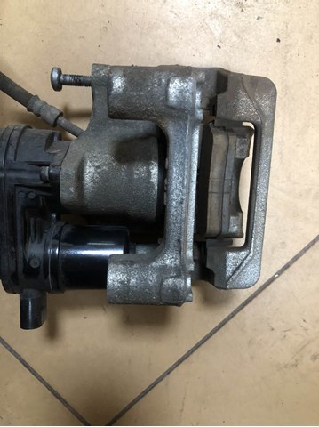 Задний правый суппорт 58311K4A10 HYUNDAI