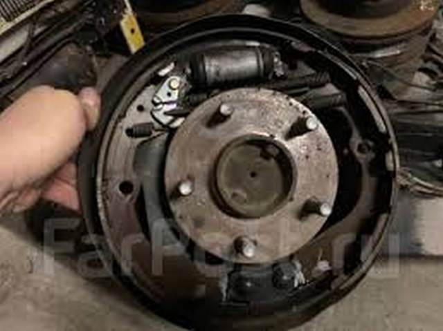 Задний правый суппорт 583601C050 HYUNDAI