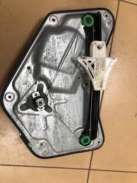 Стеклоподъемник задней левой двери 5L0839401 VAG