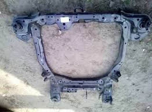 Балка передней подвески 624002P000 HYUNDAI