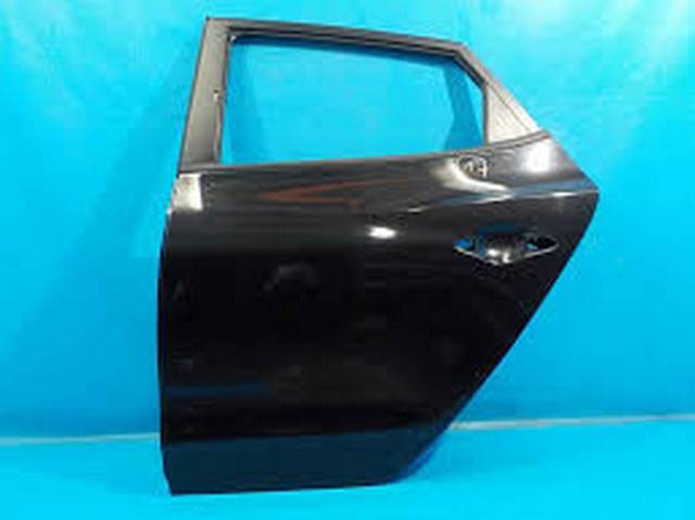Дверь пассажирская задняя левая 770032Y000 HYUNDAI