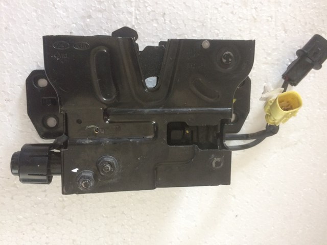Замок крышки капота 81130D7000 HYUNDAI