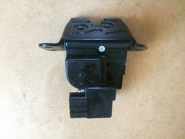 HYUNDAI 812302W000 Замок крышки багажника (двери 3/5-й задней) в наличии Житомир