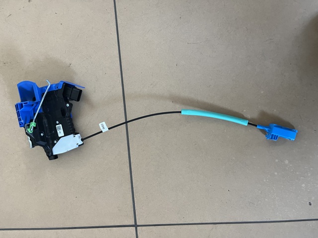 81320GI010 HYUNDAI Замок двери передней правой купить в Киев