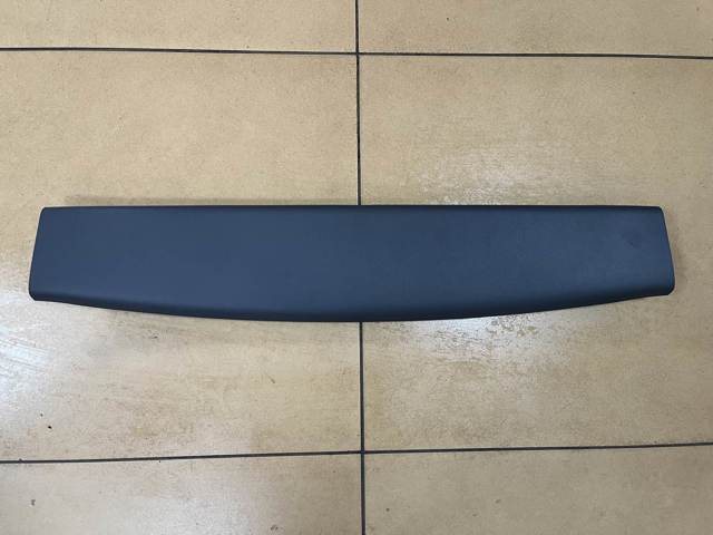 Пластик пятой двери 81720GI000NNB HYUNDAI
