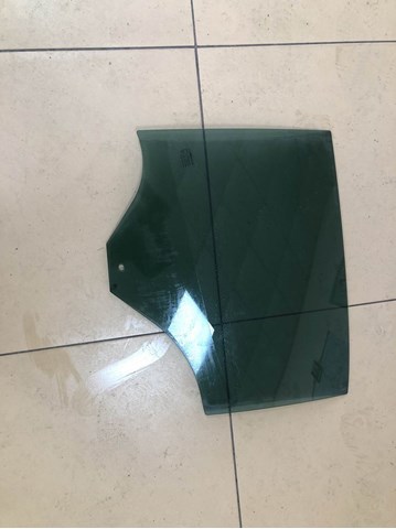 Стекло задней двери, левой 823017719R RENAULT