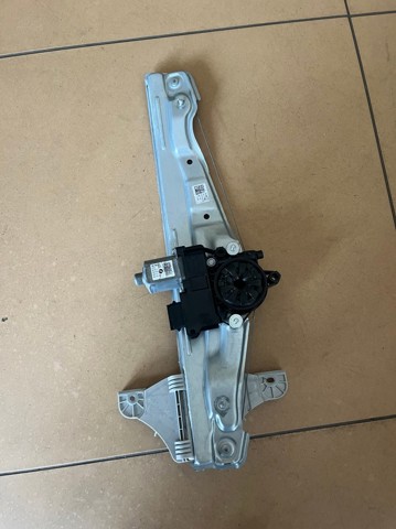 Привод электростеклоподъемника передний 82450GI010 HYUNDAI