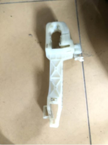 HYUNDAI 826551W000 Держатель наружной ручки двери передней левой в наличии Кривой Рог