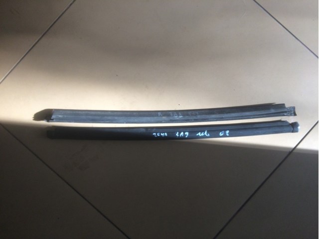 832101C001 HYUNDAI Молдинг опускного стекла двери задней левой купить в Одесса