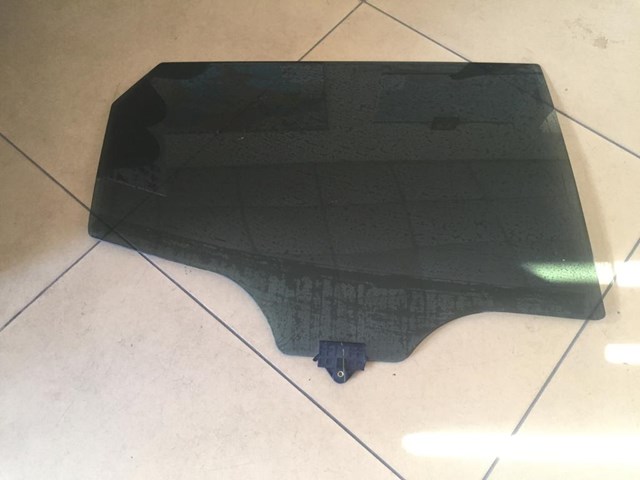 HYUNDAI 834202W020 Стекло двери задней правой в наличии Житомир
