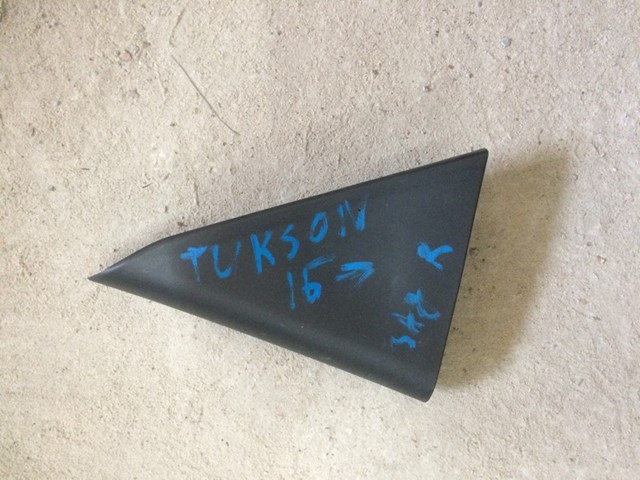 Треугольник двери задней rh  hyundai tucson 2015-2020 83920D7000TRY