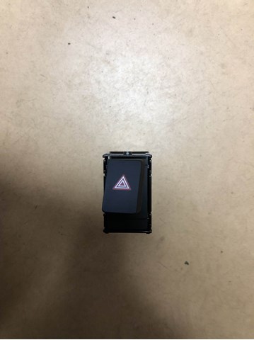 8433276040 TOYOTA Кнопка включения аварийного сигнала купить в Павлоград
