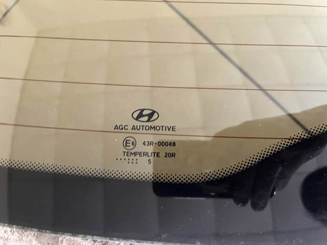 871102Y000 HYUNDAI Стекло багажника двери 3/5-й задней (ляды) купить в Запорожье