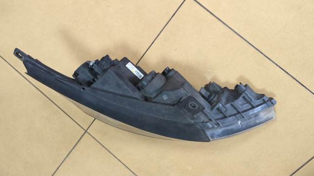 HYUNDAI 921023U270 Правая фара в наличии Днепр