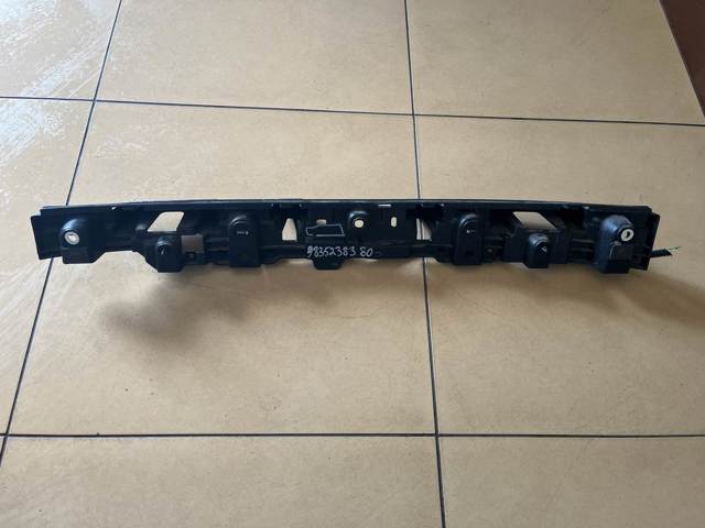 9835238380 OPEL Кронштейн бампера заднего центральный купить в Кривой Рог