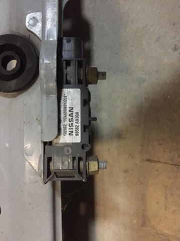 Датчик Айрбег передний 98582AX00A NISSAN