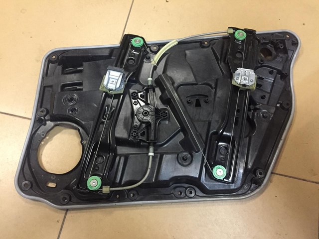 Механизм стеклоподъемника передней левой двери A1767200179 MERCEDES