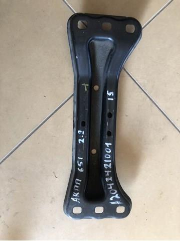 Балка крепления коробки передач A2042421001 MERCEDES