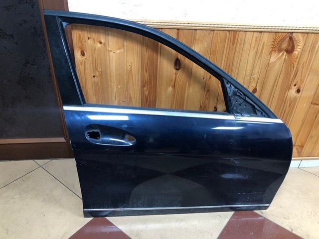 Пассажирская передняя дверь A2047200205 MERCEDES