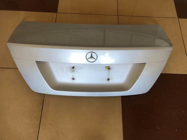 Крышка багажника A2047500075 MERCEDES