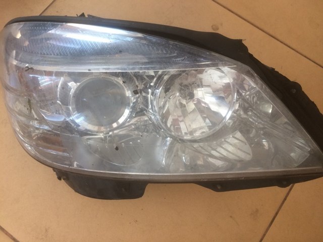 Фара передняя правая A2048208661 MERCEDES