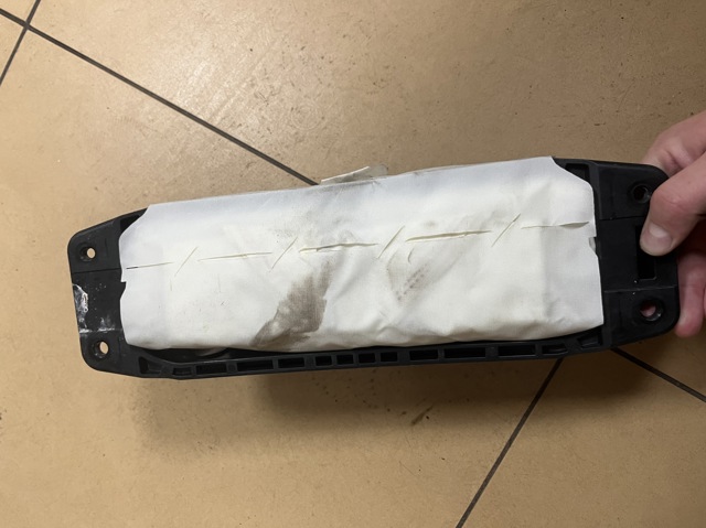Подушка безопасности (AIRBAG) пассажирская A2058600500 MERCEDES